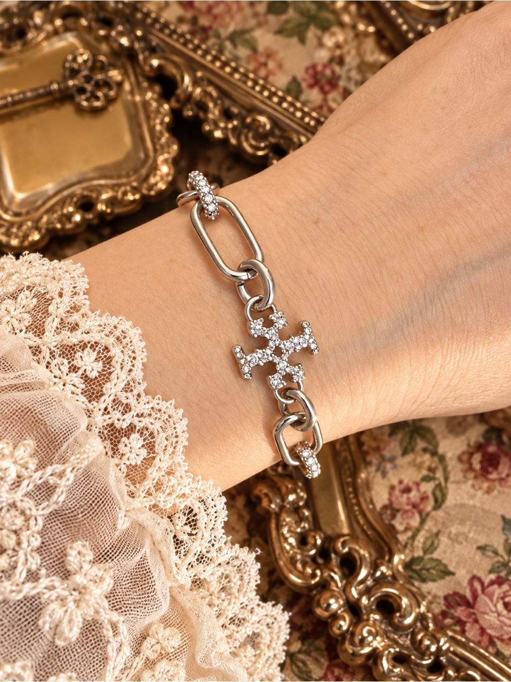 🆕 TORY BURCH • Silver Roxanne Crystal Chain Bracelet